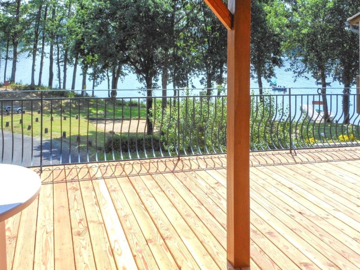 Chalet Charmant A Saint-Gerons Avec Piscine Partagee ภายนอก รูปภาพ